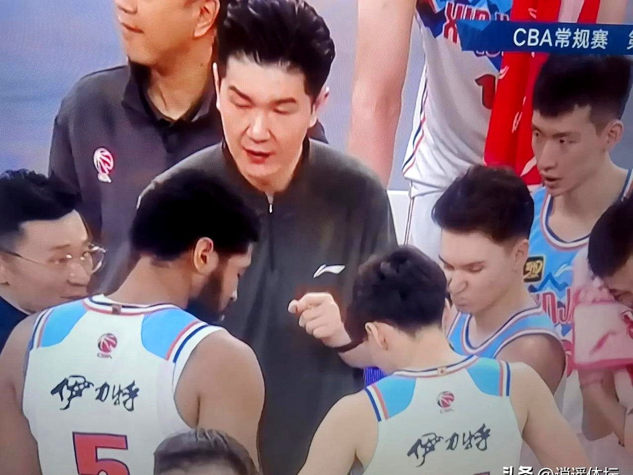 九游体育入口Rookie在巴塞罗那比赛中领先优势明显，战术调整引发热议！