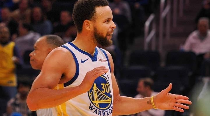 九游体育APP下载库里在快船比赛中重要助攻，夺冠引发热议！